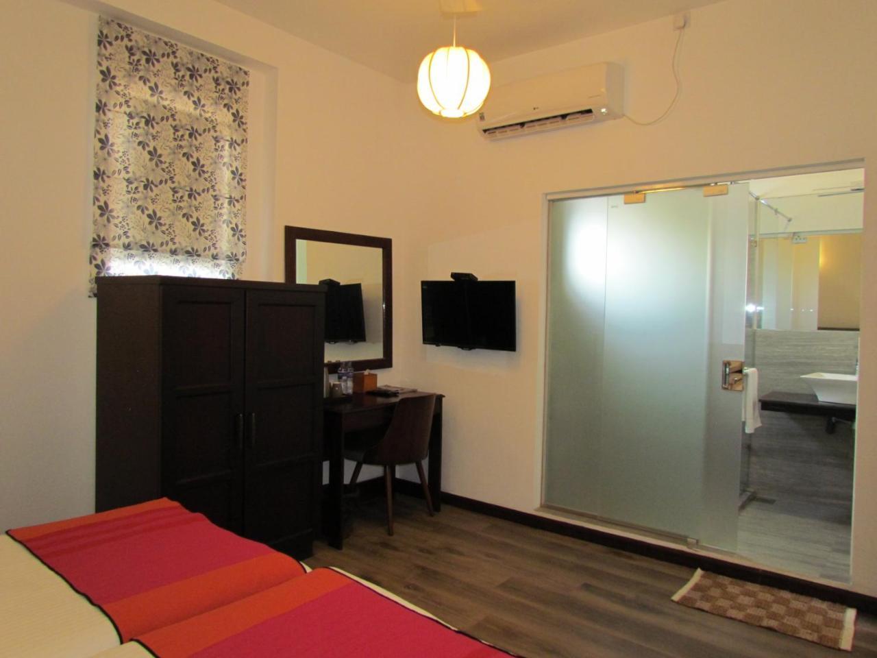 Kmc Villa Dehiwala-Mount Lavinia Exteriör bild