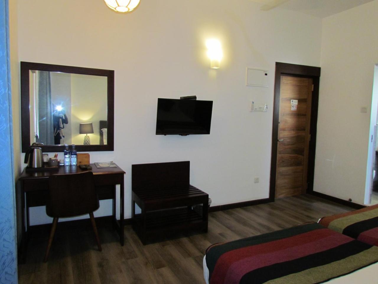 Kmc Villa Dehiwala-Mount Lavinia Exteriör bild