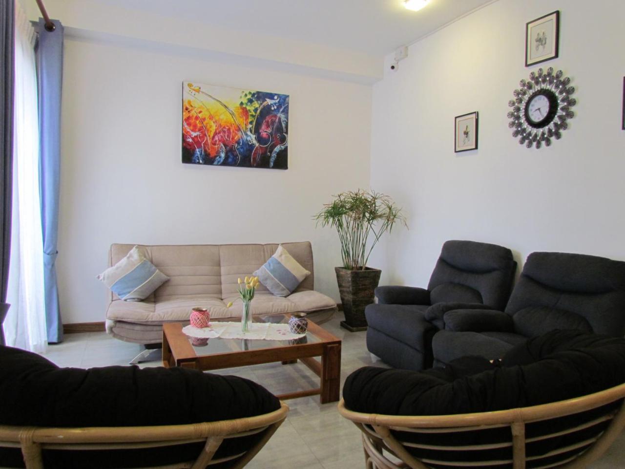 Kmc Villa Dehiwala-Mount Lavinia Exteriör bild