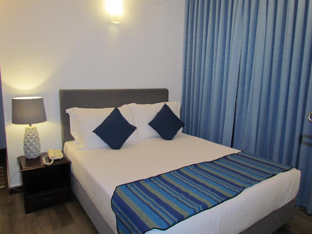 Kmc Villa Dehiwala-Mount Lavinia Exteriör bild