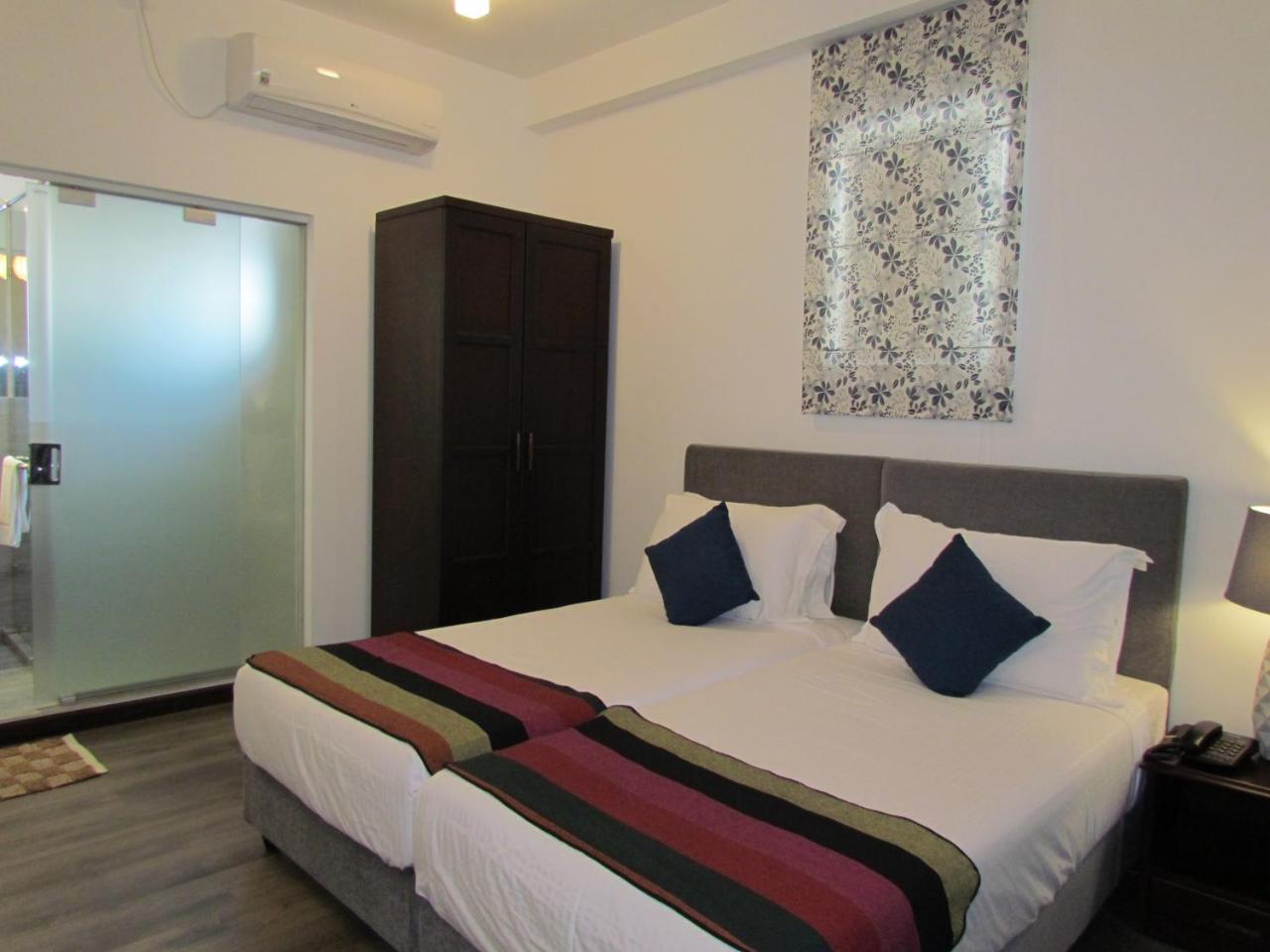 Kmc Villa Dehiwala-Mount Lavinia Exteriör bild