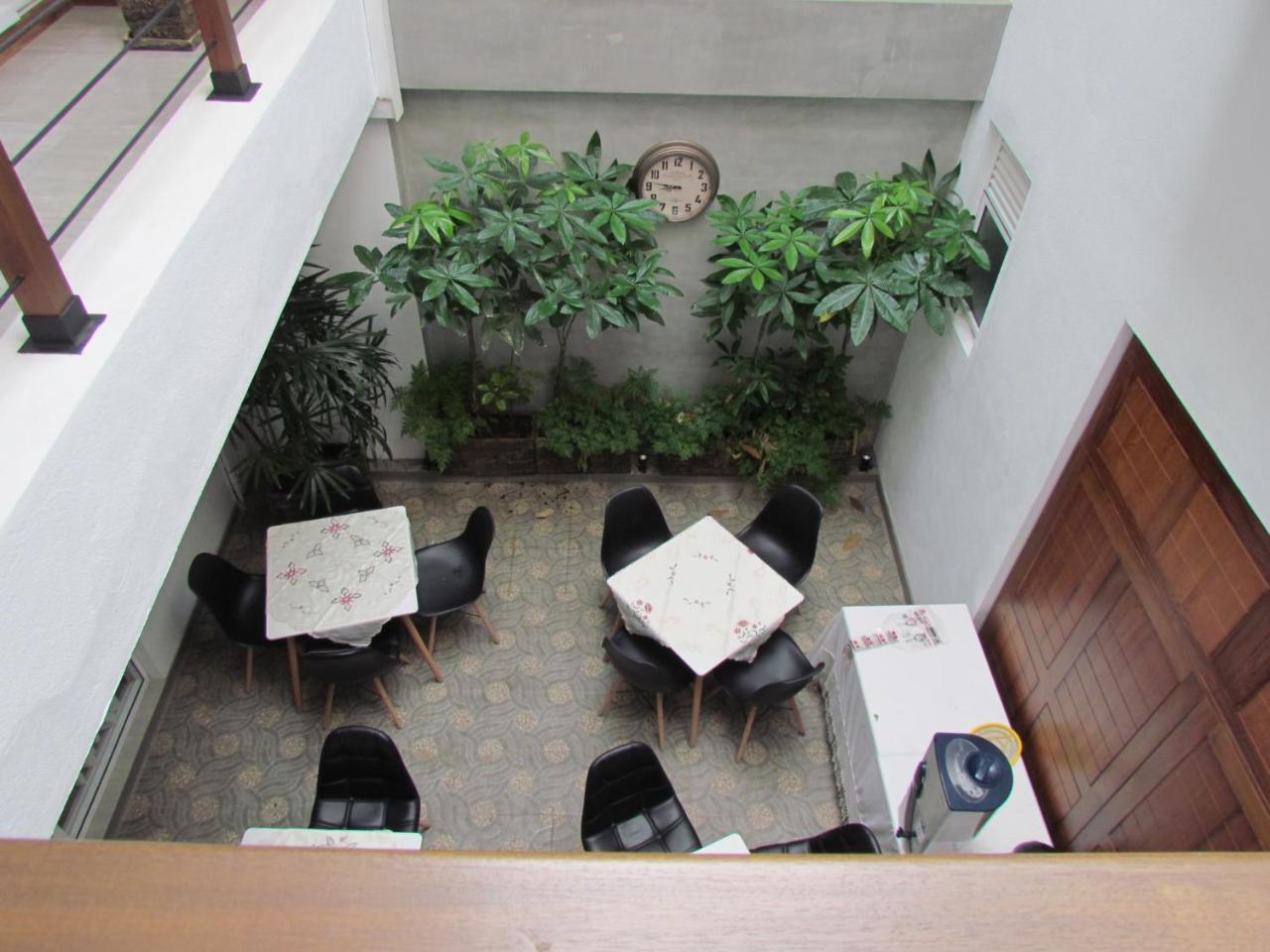 Kmc Villa Dehiwala-Mount Lavinia Exteriör bild